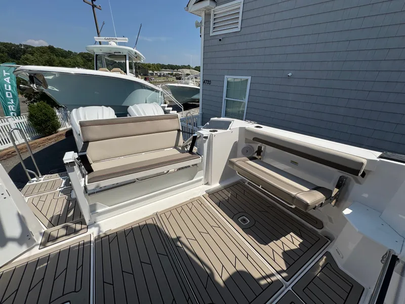 Slide: The Image of Cutwater C-288 Coupe 2026 - 19