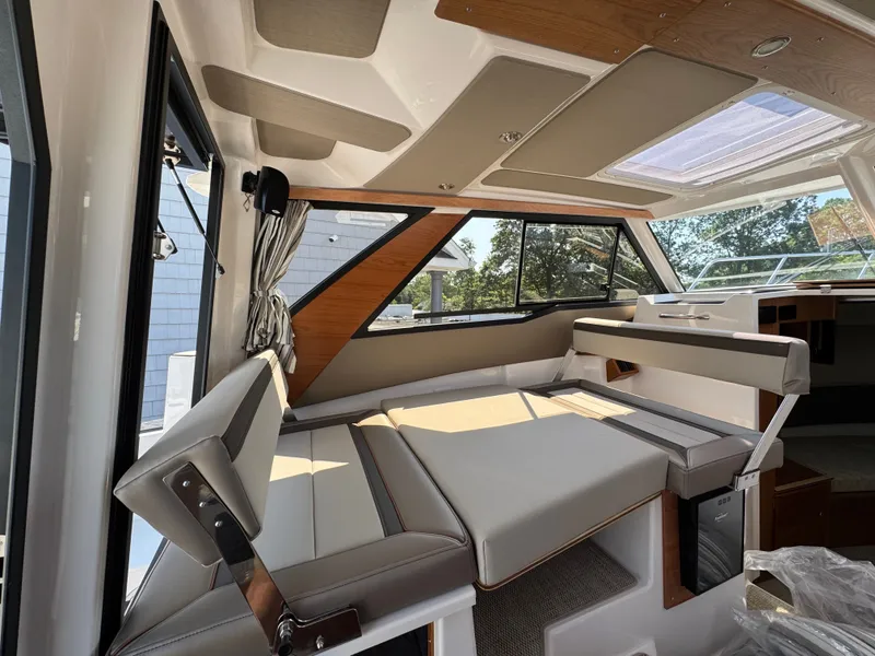 Slide: The Image of Cutwater C-288 Coupe 2026 - 30