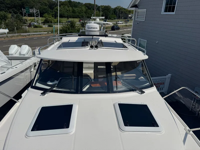 Slide: The Image of Cutwater C-288 Coupe 2026 - 5