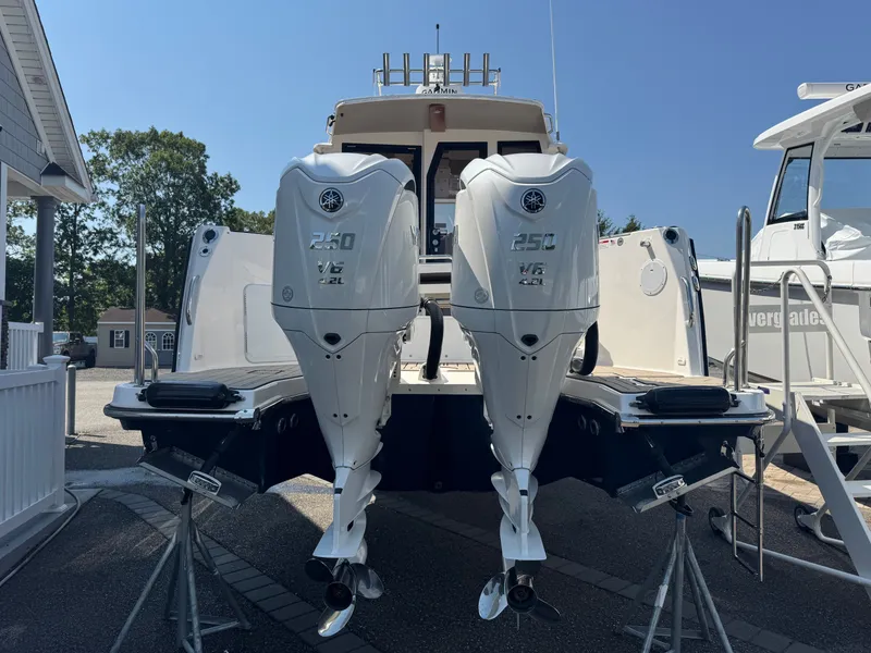 Slide: The Image of Cutwater C-288 Coupe 2026 - 7