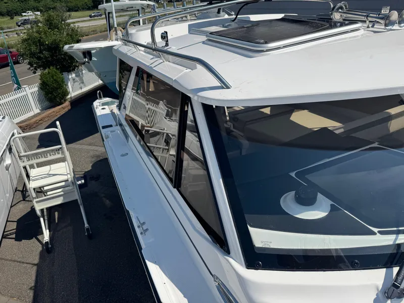 Slide: The Image of Cutwater C-288 Coupe 2026 - 8