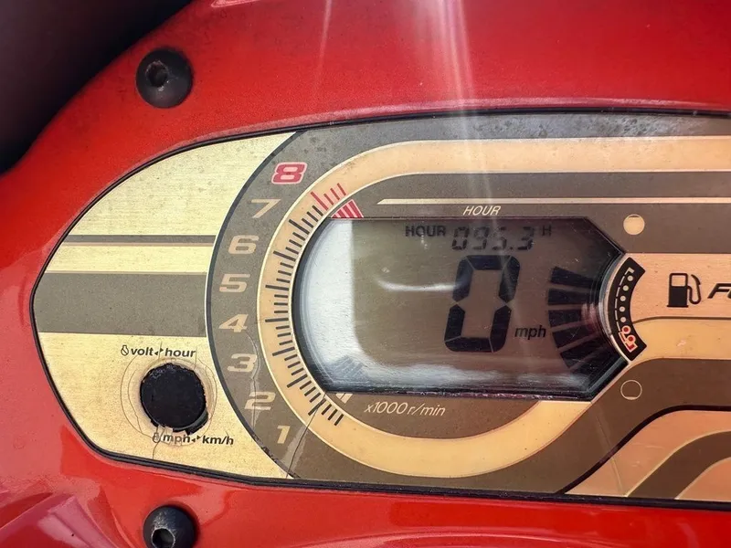 Slide: The Image of Yamaha V1® Sport 2015 - 13