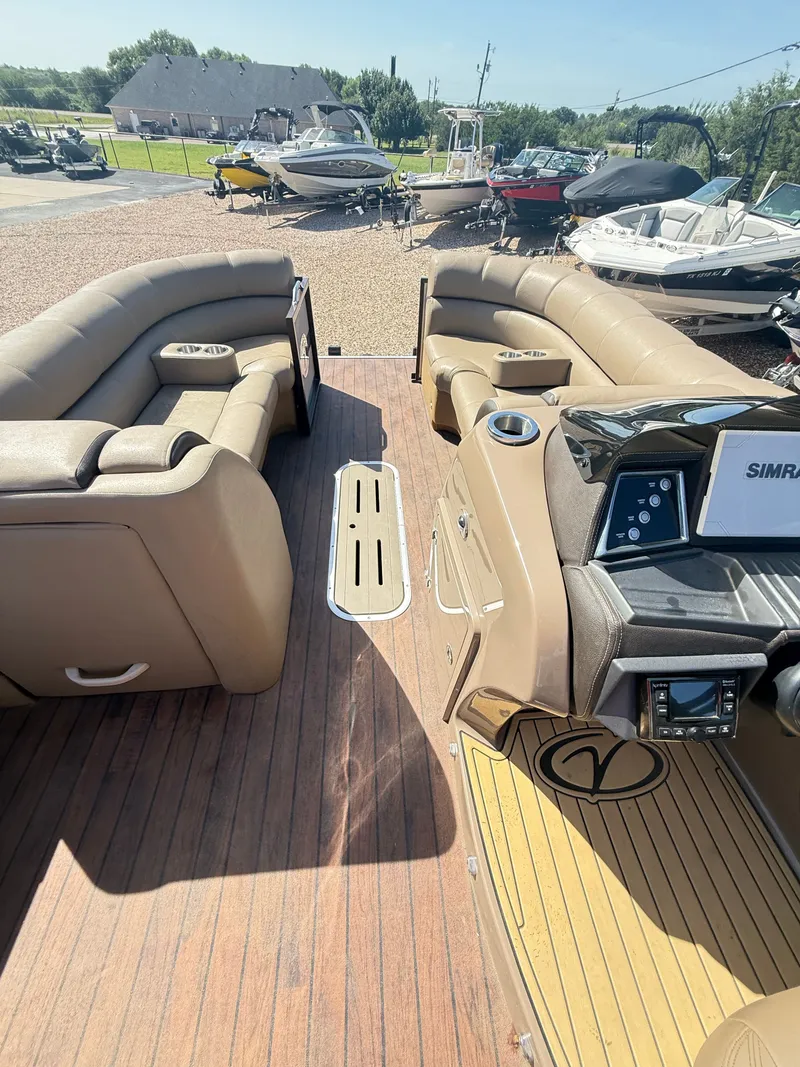 Slide: The Image of Veranda VX25RC 2019 - 17