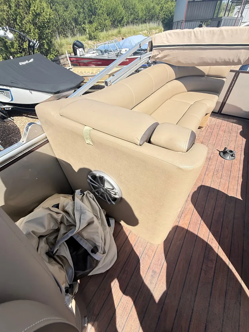 Slide: The Image of Veranda VX25RC 2019 - 24