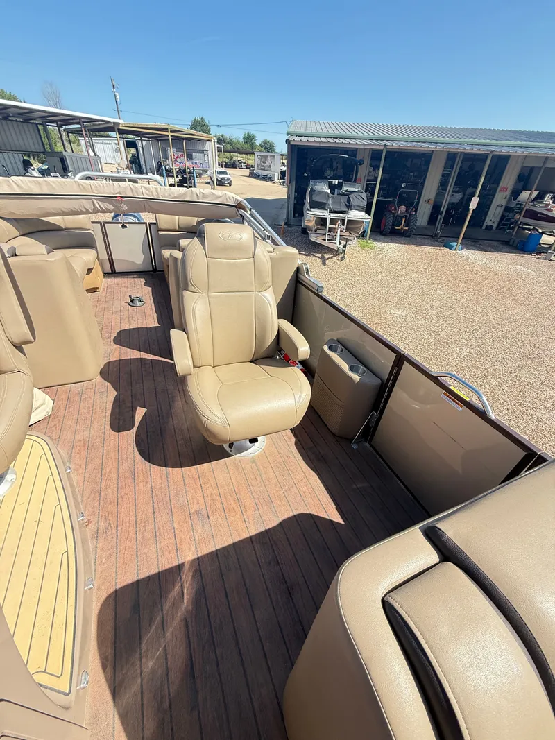 Slide: The Image of Veranda VX25RC 2019 - 9