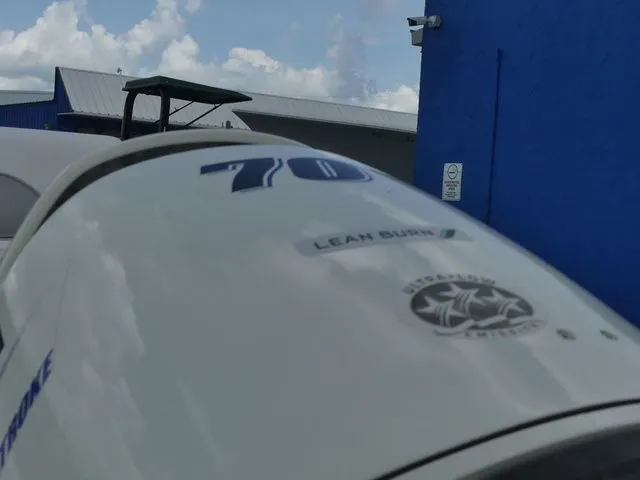 Slide: The Image of Key Largo 180 Cc 2017 - 10