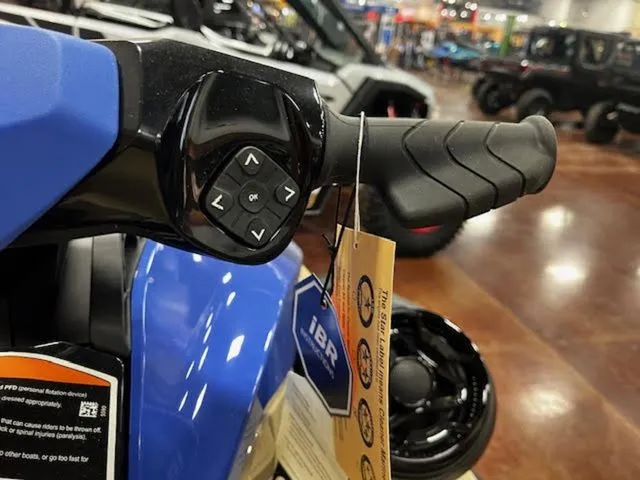 Slide: The Image of Sea-Doo Wake 170 2025 - 13