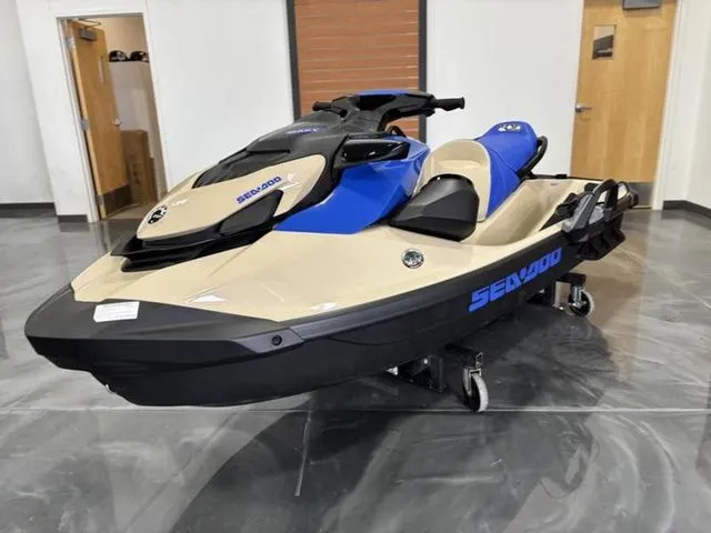 Slide: The Image of Sea-Doo Wake 170 2025 - 4