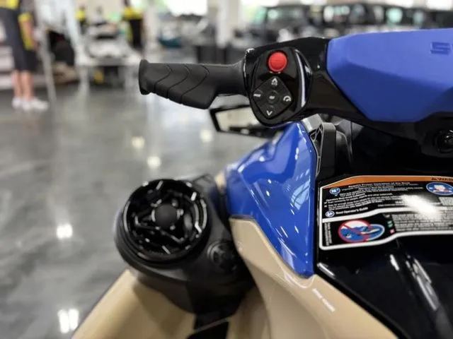 Slide: The Image of Sea-Doo Wake 170 2025 - 8