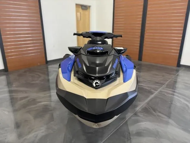 Slide: The Image of Sea-Doo Wake 2025 - 3