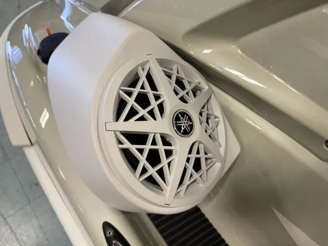 Slide: The Image of Yamaha VX Cruiser HO with Audio 2025 - 11