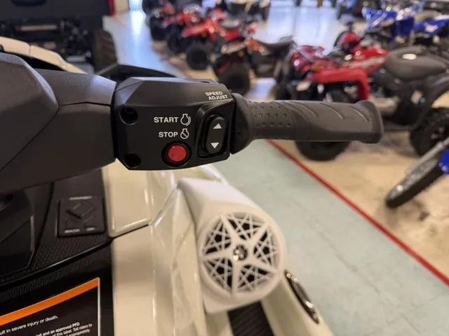 Slide: The Image of Yamaha VX Cruiser HO with Audio 2025 - 13