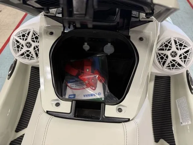 Slide: The Image of Yamaha VX Cruiser HO with Audio 2025 - 15