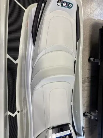 Slide: The Image of Yamaha VX Cruiser HO with Audio 2025 - 19