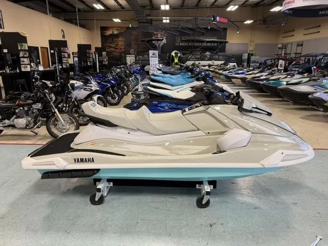 Slide: The Image of Yamaha VX Cruiser HO with Audio 2025 - 5