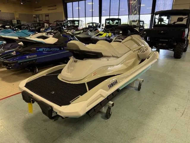 Slide: The Image of Yamaha VX Cruiser HO with Audio 2025 - 6