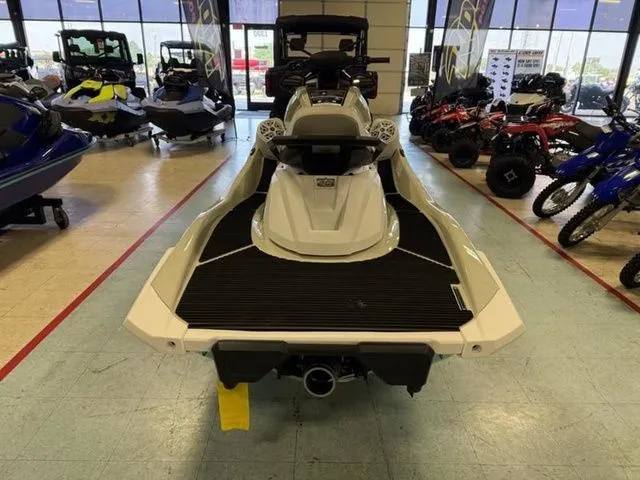 Slide: The Image of Yamaha VX Cruiser HO with Audio 2025 - 7