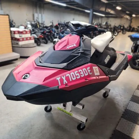 Slide: The Image of Sea-Doo Spark 3Up ROTAX® 900 HO ACE™ Convenience Packag 2015 - 4