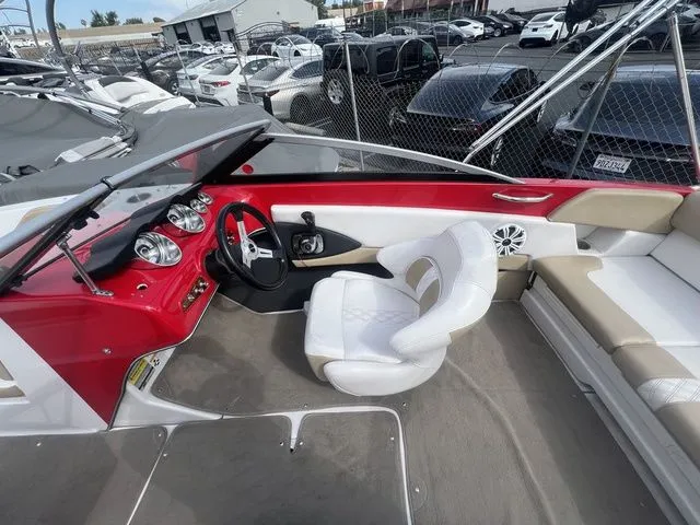 Slide: The Image of Glastron GT 205 2016 - 8