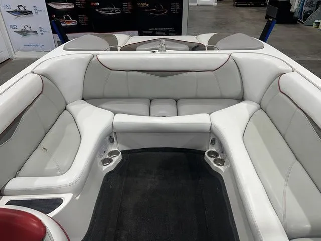 Slide: The Image of Tigé 24V 2005 - 8