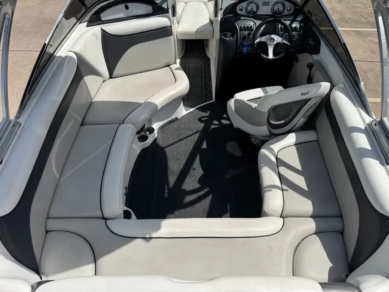 Slide: The Image of Tigé 22Ve 2008 - 10