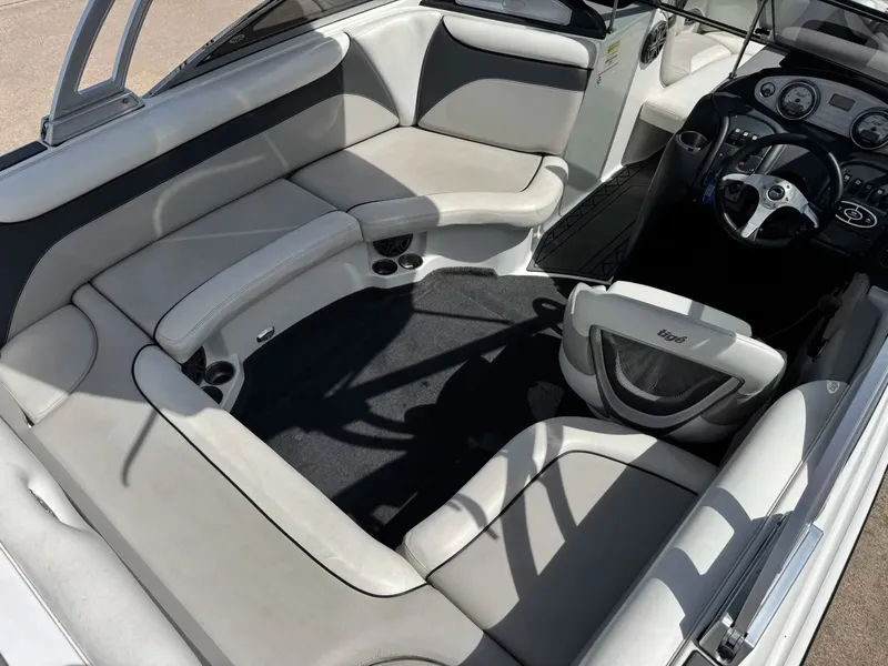 Slide: The Image of Tigé 22Ve 2008 - 11