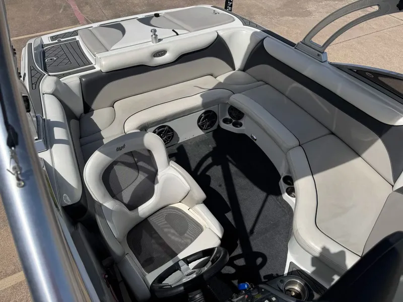 Slide: The Image of Tigé 22Ve 2008 - 18