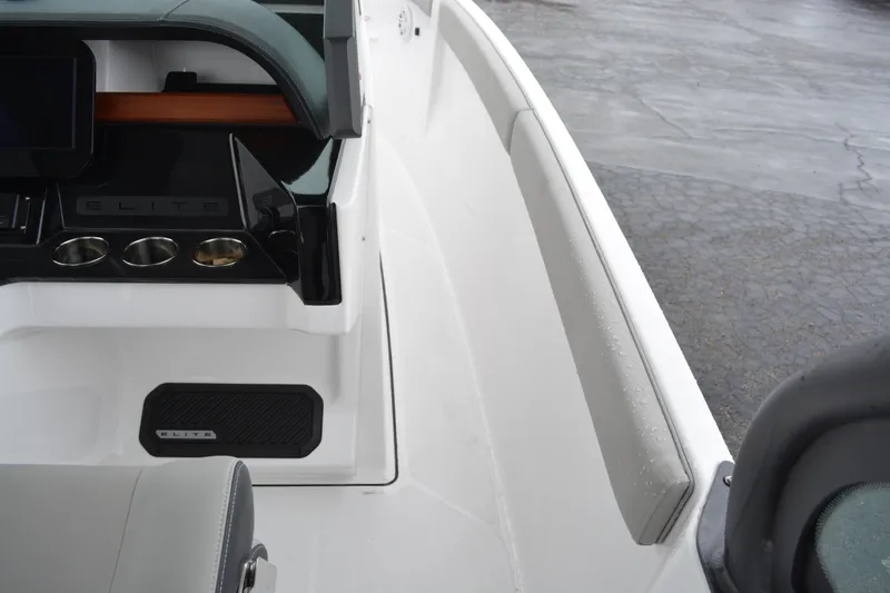Slide: The Image of 2026 Monterey Elite 25 SD boat interior with sleek design and modern dashboard. - 13