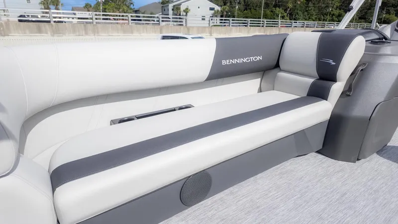 Slide: The Image of Bennington 20 SL 2026 - 13