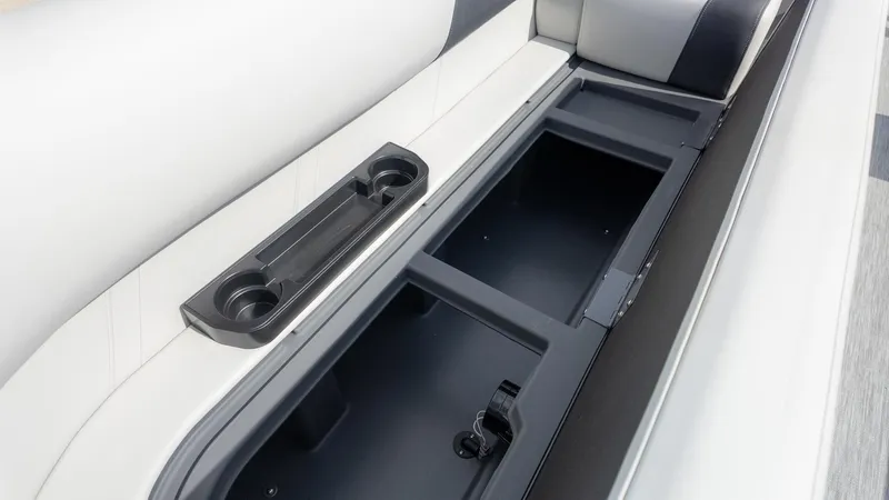 Slide: The Image of Bennington 20 SL 2026 - 14