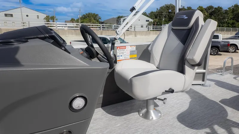 Slide: The Image of Bennington 20 SL 2026 - 16