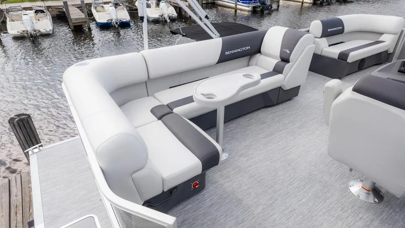 Slide: The Image of Bennington 20 SL 2026 - 7