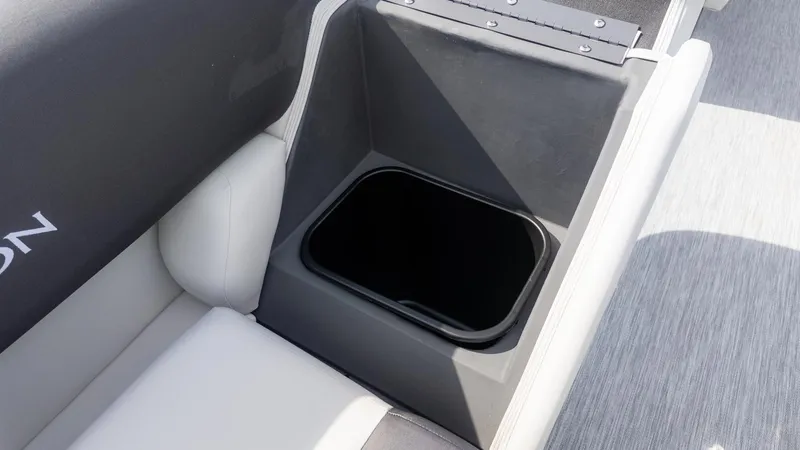 Slide: The Image of Bennington 20 SL 2026 - 9