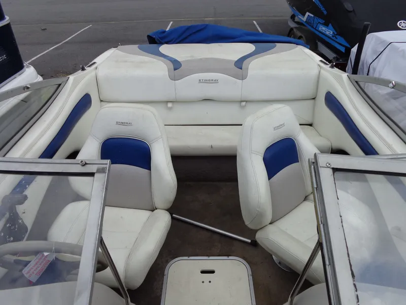 Slide: The Image of Stingray 180 RX 2005 - 10