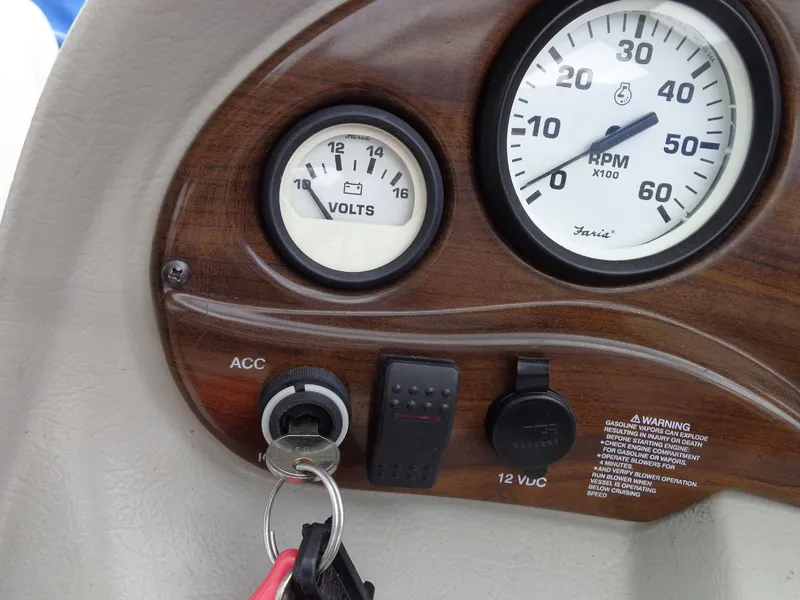 Slide: The Image of Stingray 180 RX 2005 - 18