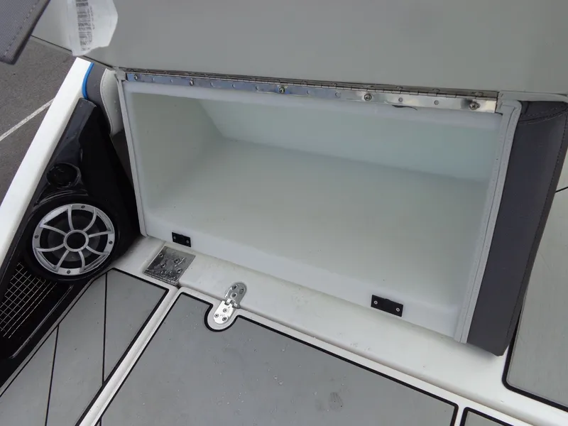 Slide: The Image of Yamaha 252XE 2021 - 24