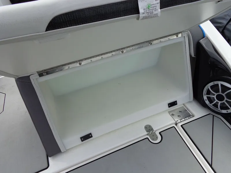 Slide: The Image of Yamaha 252XE 2021 - 26