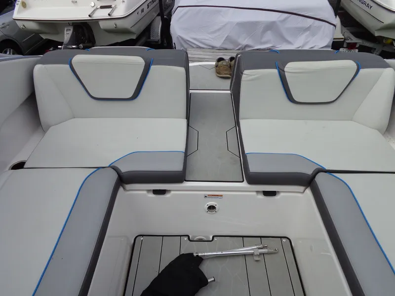 Slide: The Image of Yamaha 252XE 2021 - 28