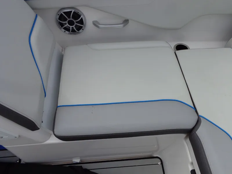 Slide: The Image of Yamaha 252XE 2021 - 33