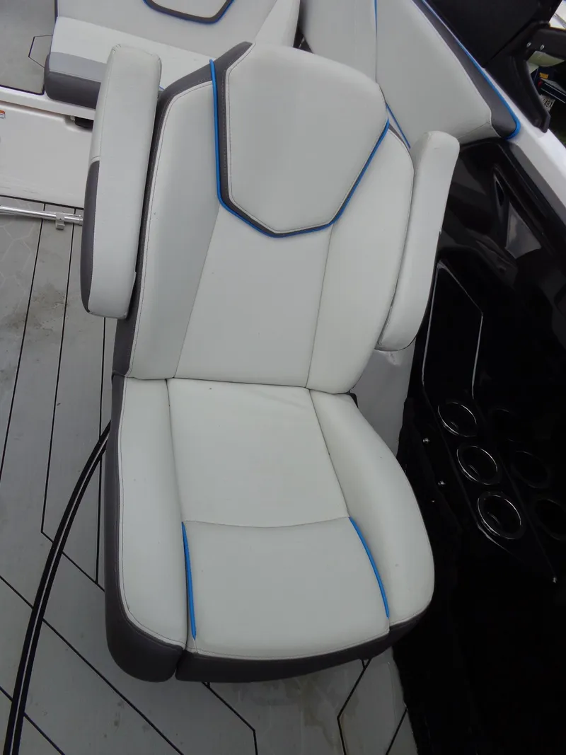 Slide: The Image of Yamaha 252XE 2021 - 38