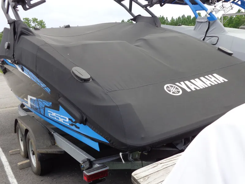 Slide: The Image of Yamaha 252XE 2021 - 4