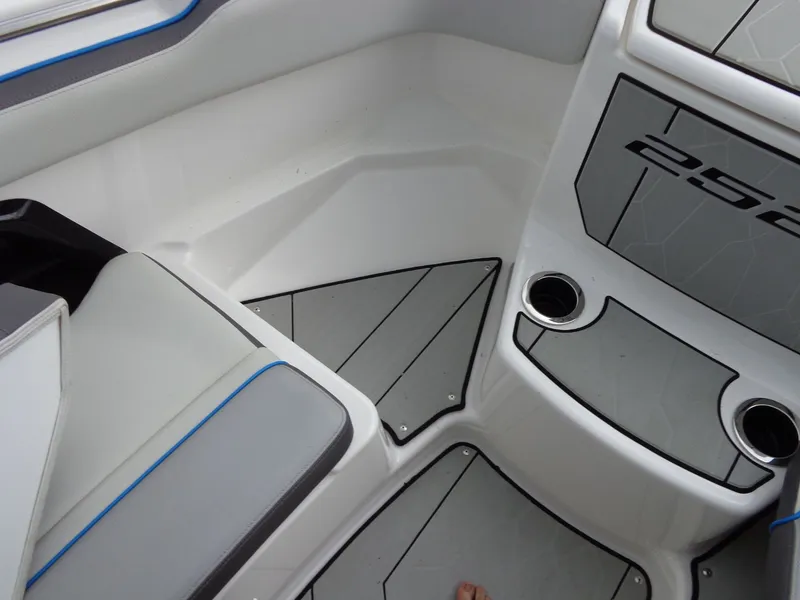 Slide: The Image of Yamaha 252XE 2021 - 61