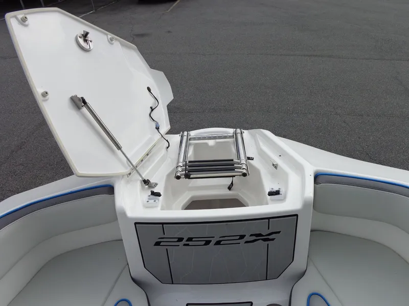 Slide: The Image of Yamaha 252XE 2021 - 63