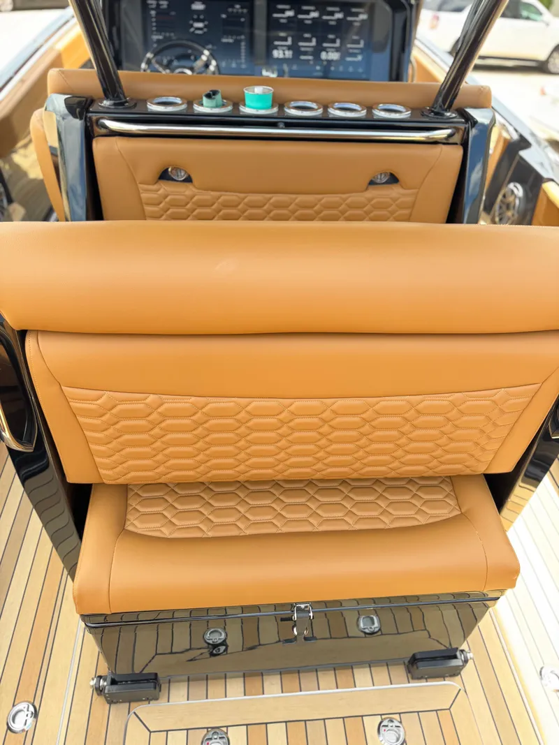 Slide: The Image of Nor-Tech 390 Sport 2024 - 14