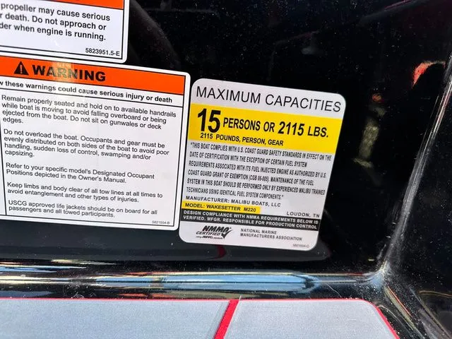 Slide: The Image of Malibu M220 2022 - 29