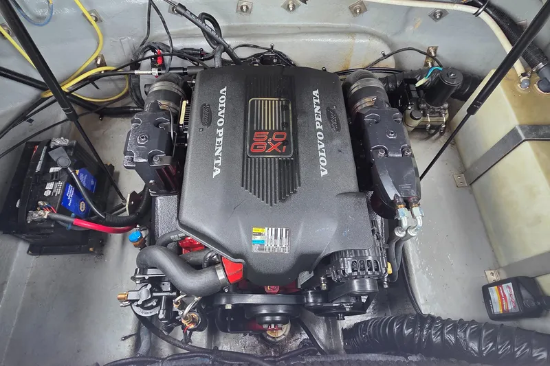 Slide: The Image of Volvo Penta 5.0 GXI engine in 2004 Monterey 233 Explorer boat. - 11