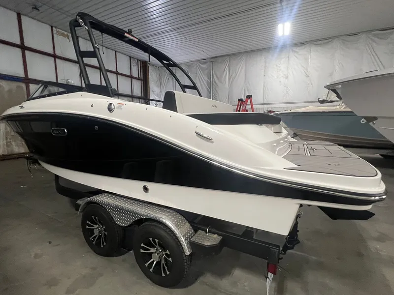 Slide: The Image of 2024 Sea Ray SPX 210 4 - 4