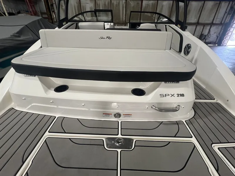 Slide: The Image of 2024 Sea Ray SPX 210 7 - 7