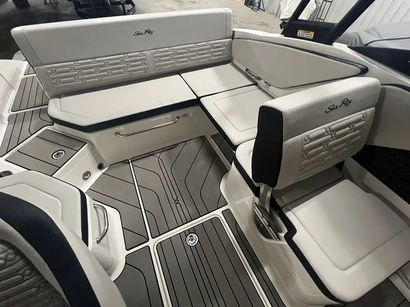 Slide: The Image of 2024 Sea Ray SPX 210 8 - 8