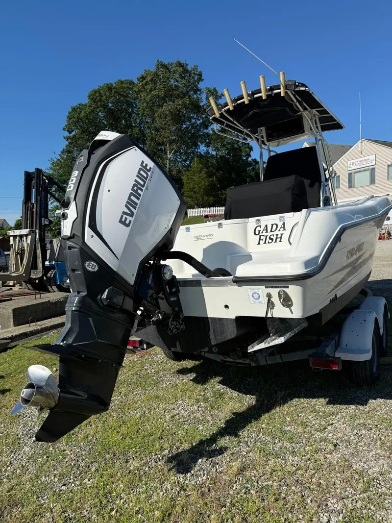 Slide: The Image of 2001 Hydra-Sports 2390 CC Vector boat with Evinrude engine on trailer. - 4